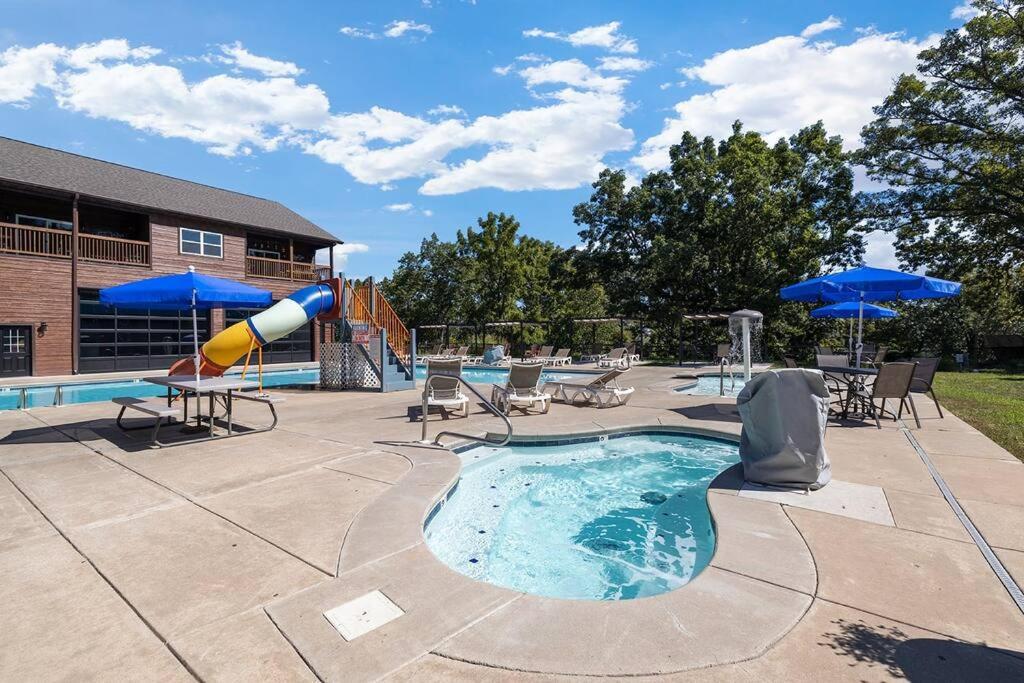 Holiday home Rock And Timber Branson